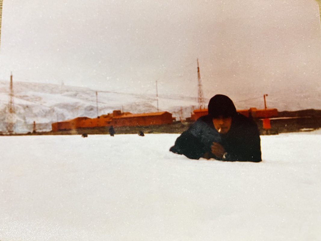 En la base Prat, Antártica Chilena.